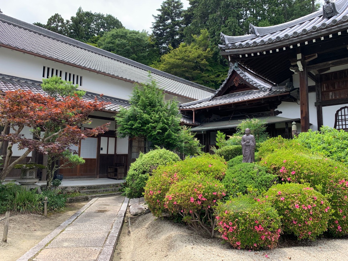 visión de jardín de templo en japon