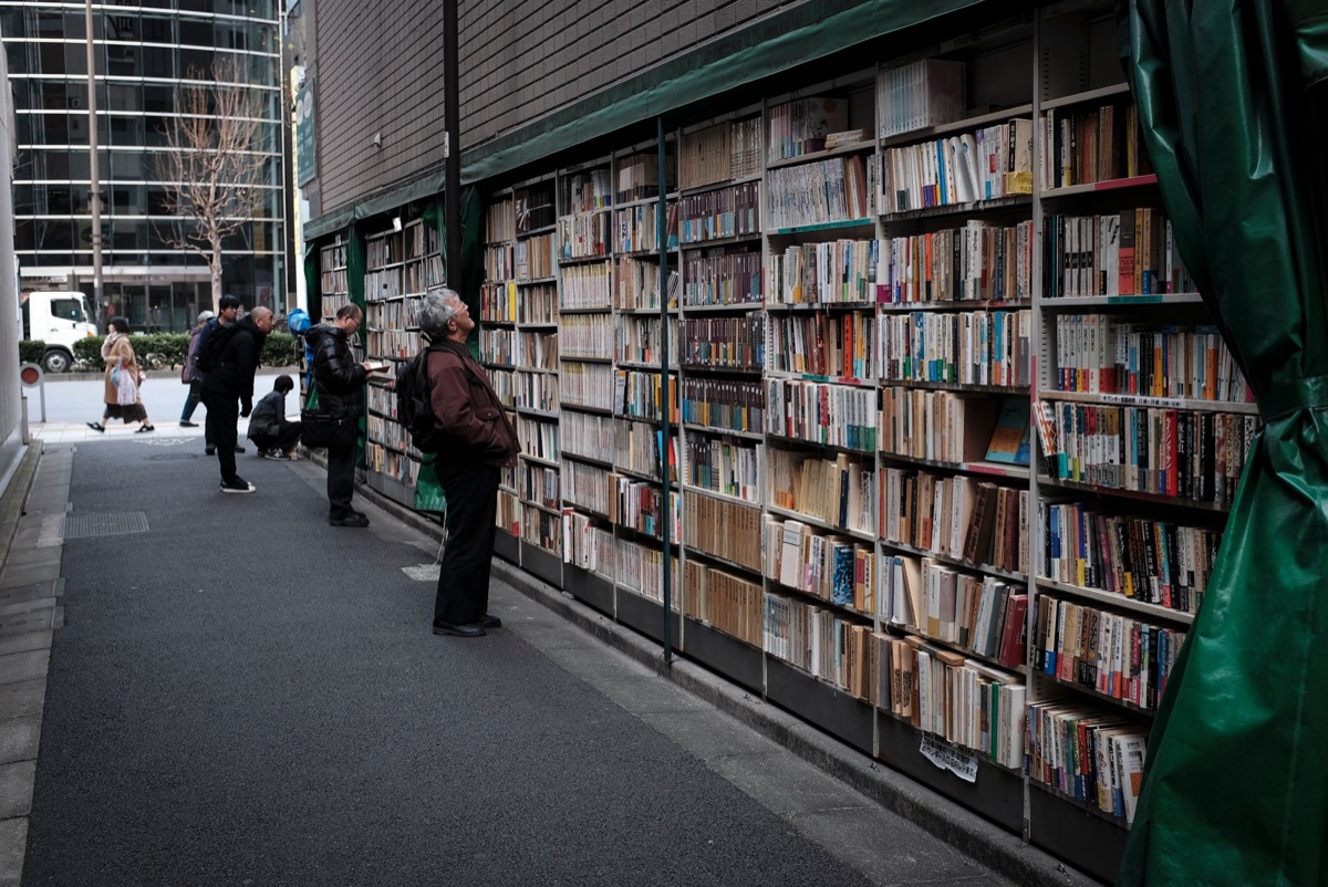 東京文学の痕跡：現代の街並み