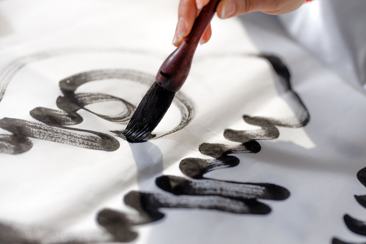 artista japonés en su taller