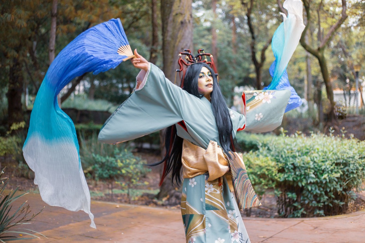 artista em kimono em tokyo