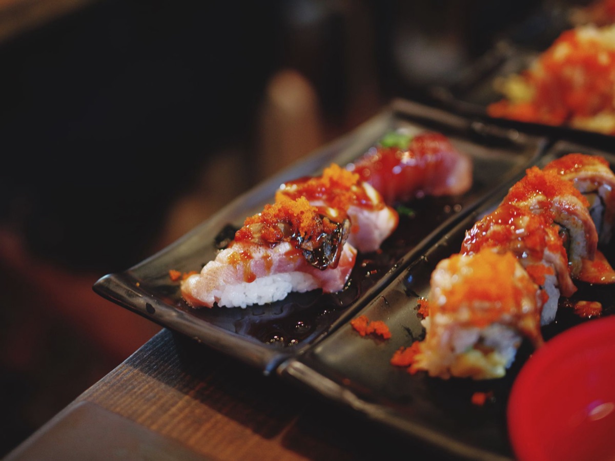 bar de sushi traditionnel Tokyo