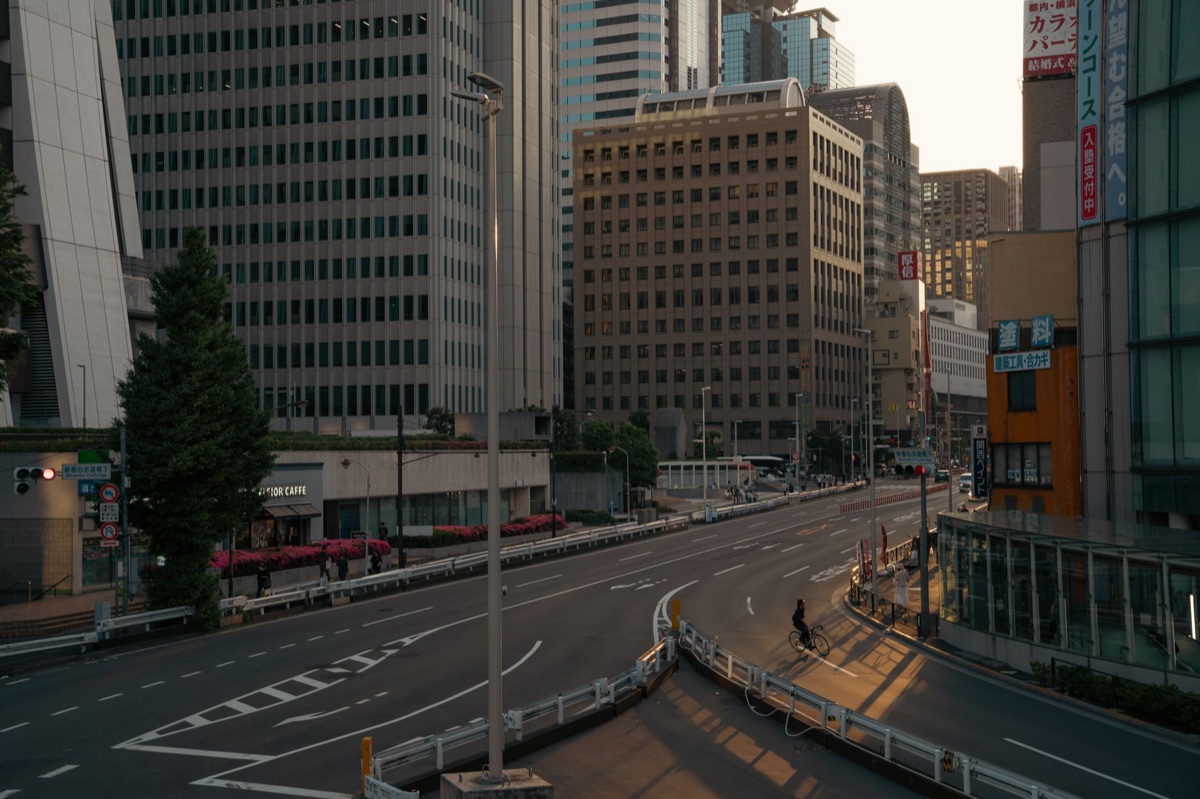 stilfeest tijdelijke tuckshop in tokyo